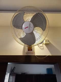 almost new royal bracket fan