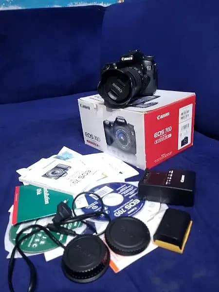 Canon 70d DSLR Camera complete box with Touch rotatable screen 0