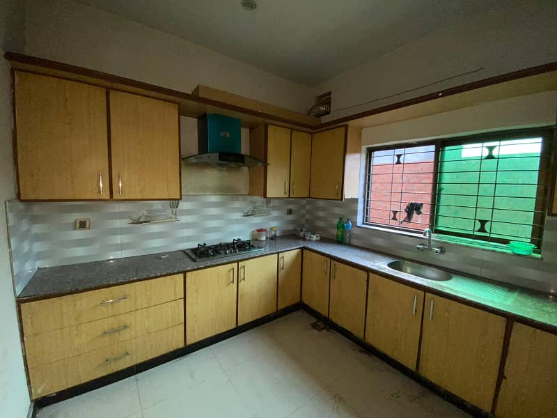 Beautiful Upper Portion 3 Bed 3 Bath For Rent Ali Park Near Bhatta Chowk, Dha, Airport 16