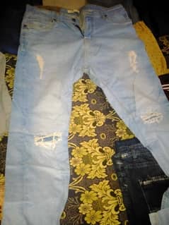 PRELOVED JEANS AVAILBLE 36 SIZE