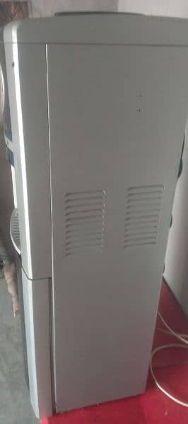 Water Dispenser in good condition for sale 1