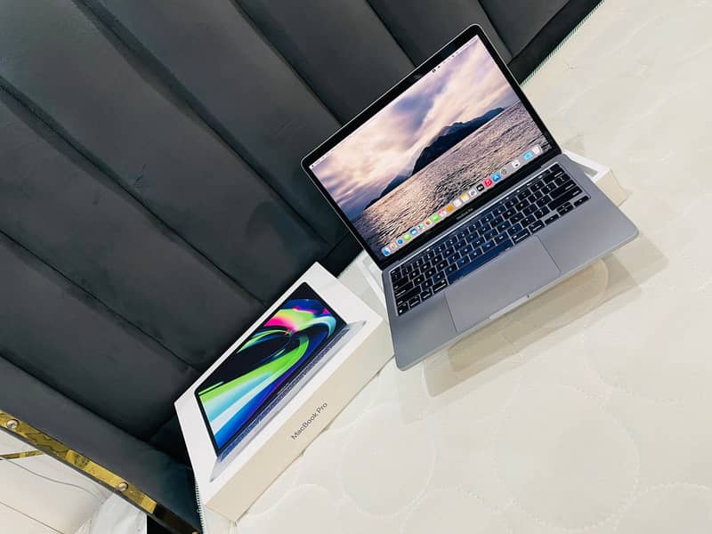 MacBook Pro M2 Model 2022 With Box All Packing 13