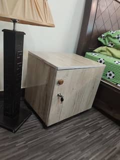 Bed side table (1)