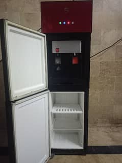 Pel water dispenser with refrigerator