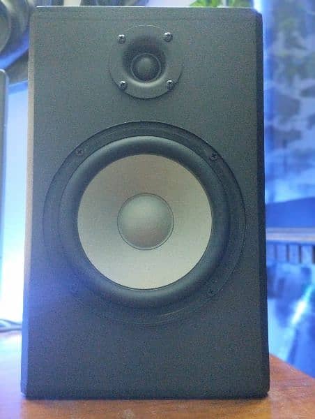 studio monitors 1