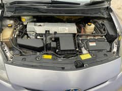 Toyota Prius 2013 S 1.8 0