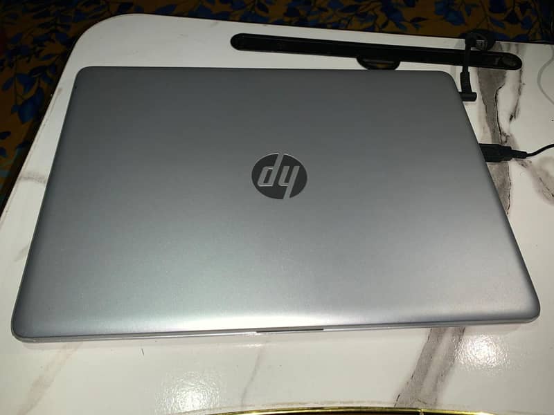 HP Laptop 15-db0xxx AMD Ryzen 3 2200U with Raden Vega Gfx Ram 16gb 10