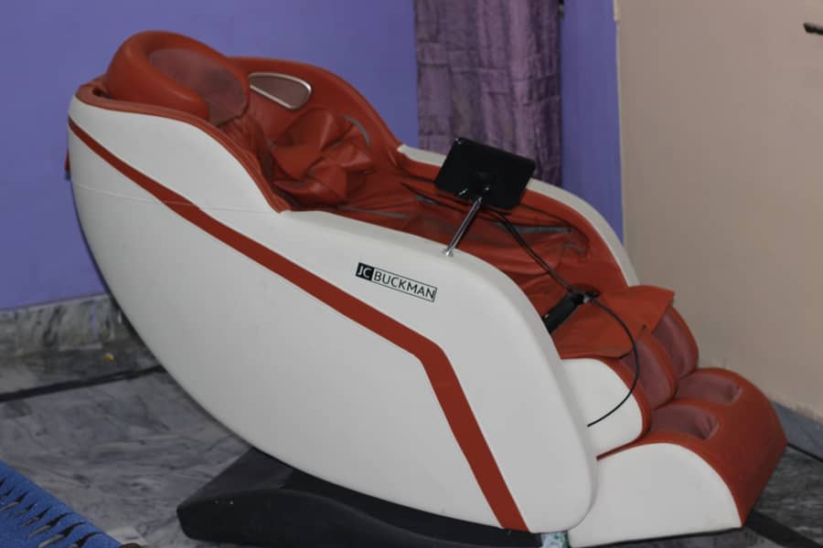 JC Buckman RefreshUs Massage Chair, 1month used 7