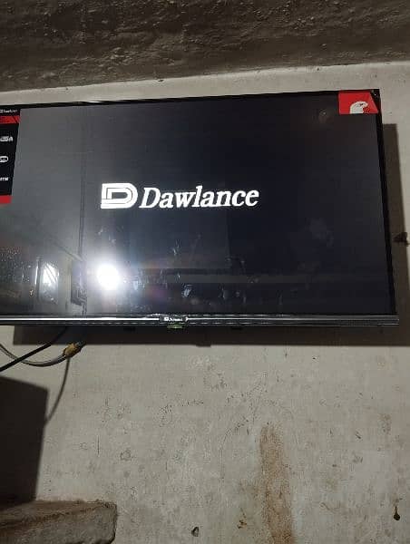 Dawalnce LED 32 inches  only one week used non smart 1