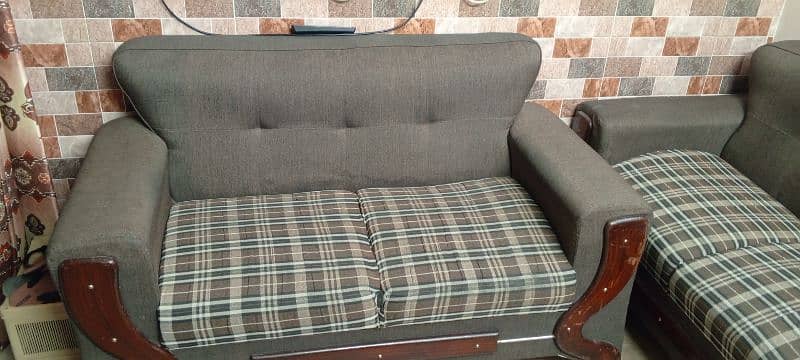 7 seater sofa just like new with warranty 5