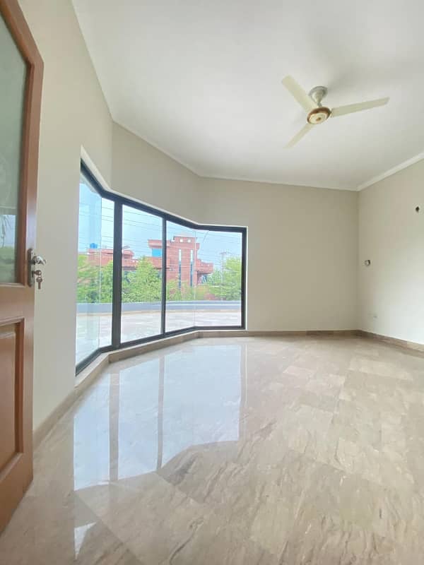 1 Kanal use Dubble storey house available for sale in Valencia Town Lahore 17