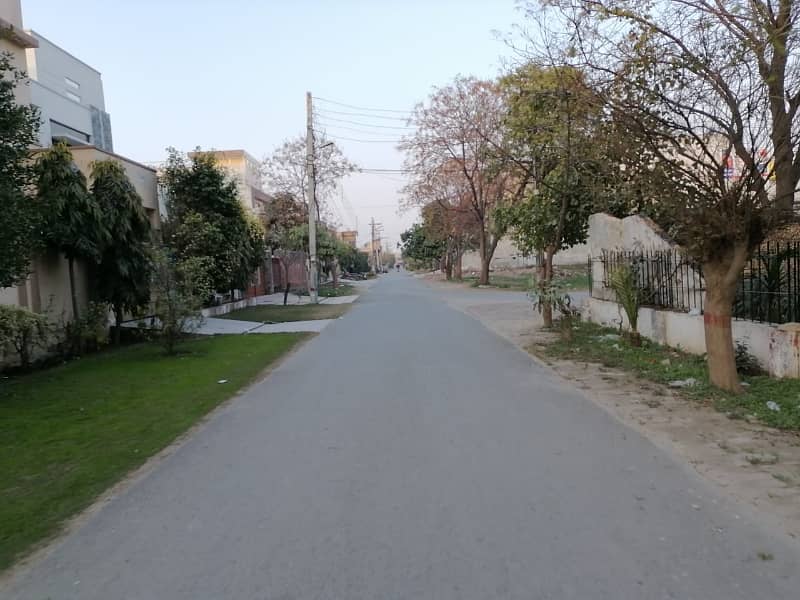 10 Marla Residential plot available for sale in PGECH PHASE 2 Eden Chowk township college Road Lahore 5