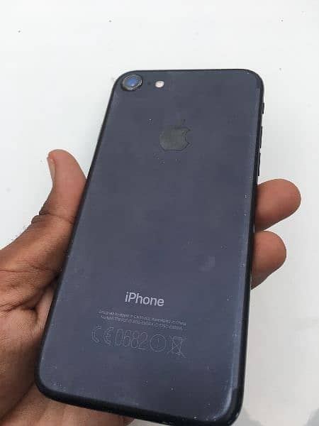 i phone 7 PTA 32gb 4