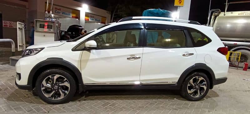 Honda BR-V 2022 - 5500 KMs only 3