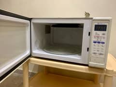 Dawlance Microwave Oven.