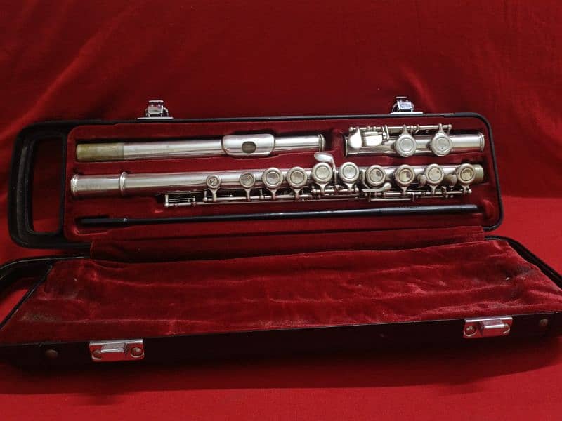 Flute . Buffet Crampon paris . made England 13