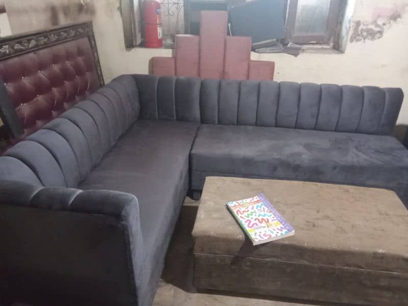 Sofa corner available 2