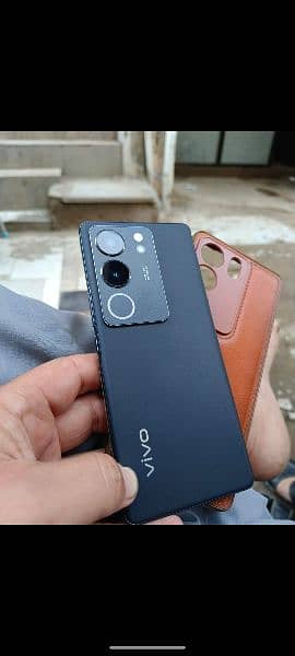 vivo v29 with box charger 2.5 month warrenty 1