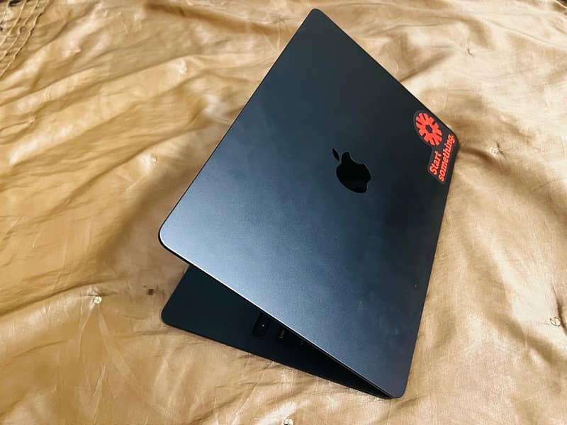 Macbook Air M2 (8/256) 0