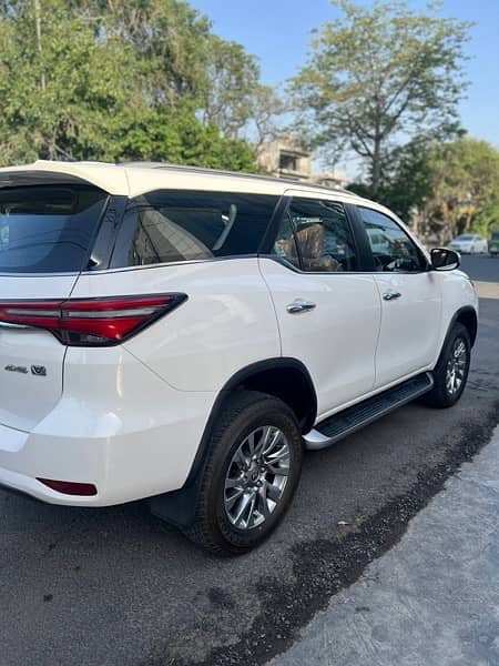 Toyota Fortuner V 2021 EXCELLENT 6280 driven only 6