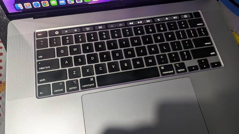 MacBook pro 2019 16 inches 9