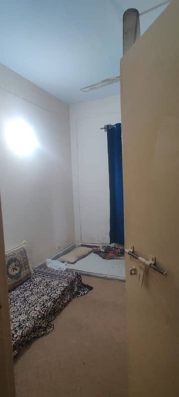 Room for rent in g-11 Islamabad 2