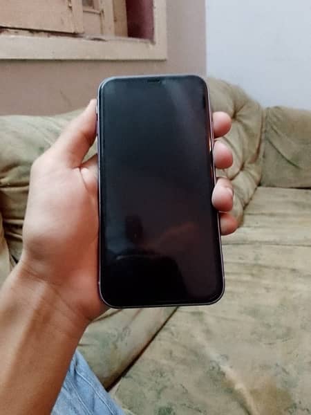 iphone 11 64gb non pta 10/10 condition 3