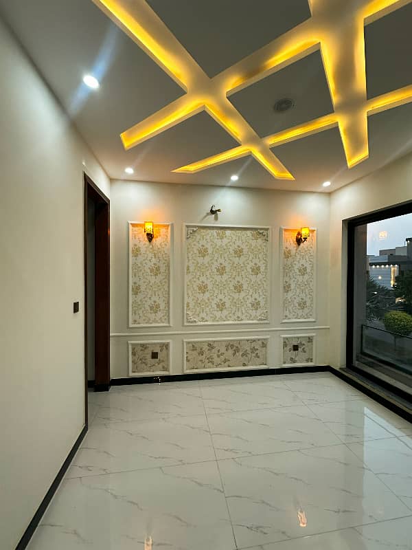 6 Marla Luxury House for sale in Bahria Town Lahore 4