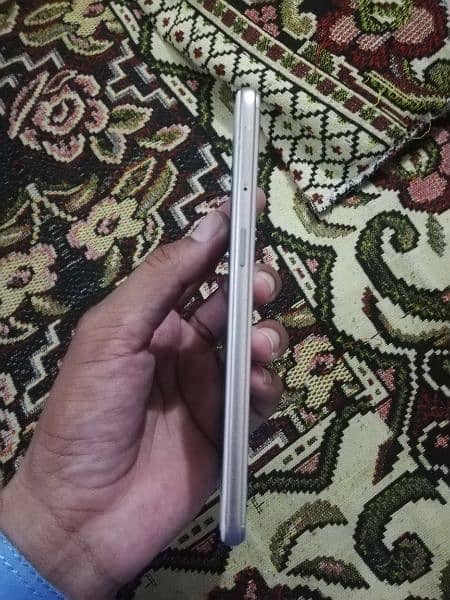 Oppo A37 Condition 9/10 6