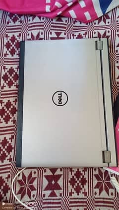 Dell Latitude 3330 0