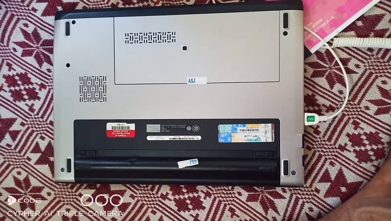 Dell Latitude 3330 4