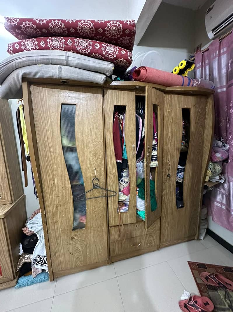 used almari Wardrobe for sale 0