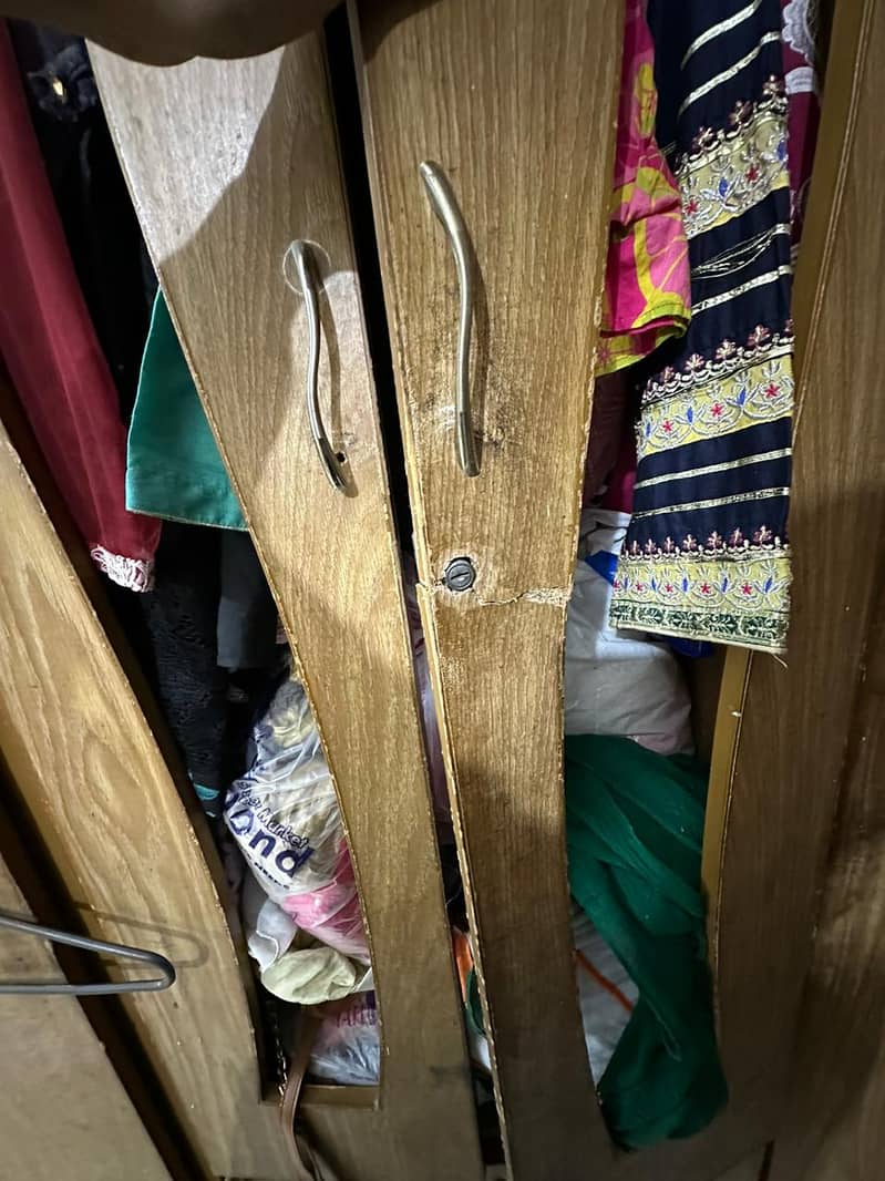 used almari Wardrobe for sale 3