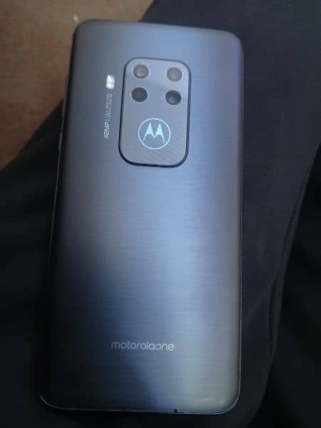 Motorola zoom 1 4/128gb pta approved 2