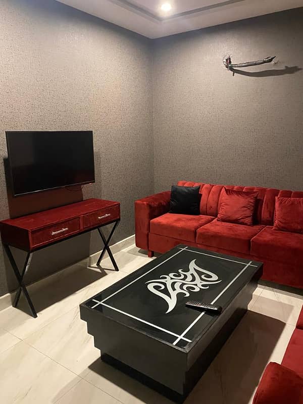 One bedroom VIP apartment for rent for short stay in bahria town 3