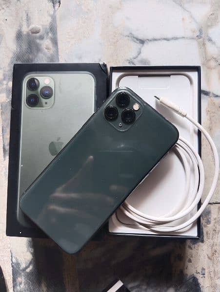 i phone 11 pro non pta 64 gb batery 84 % 10/10 with boX factory unlock 2