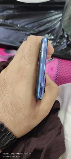 Vivo v21e 8/128 offical PTA approved