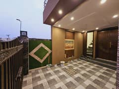 BRAND NEW 5 MARLAS HOUSE AVAILABLE FOR SALE SECTOR D SECTOE E BLOCK BB BAHRIA TOWN LAHORE 0