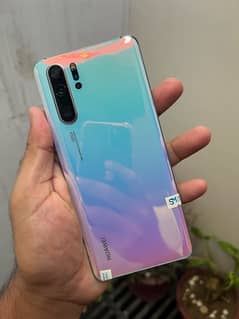 HUAWEI P30 Pro 8/128 gaming and camera phone