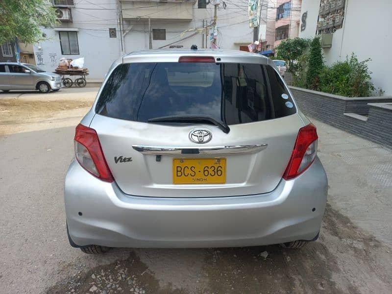 Toyota Vitz 2011 5