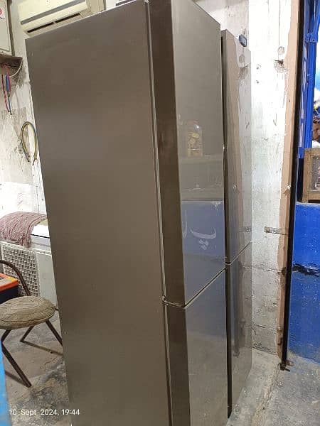 Haier fridge ha good condition ha 10