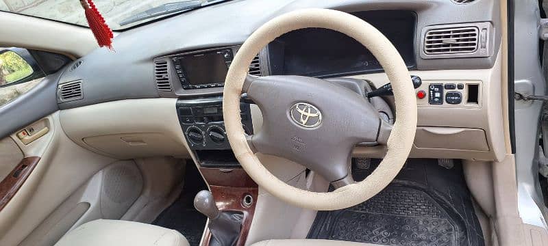 Toyota Corolla Altis 2005 5