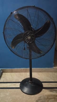 Pedestal fan condition 10/10