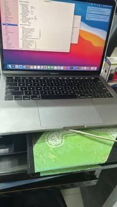 MACBOOK