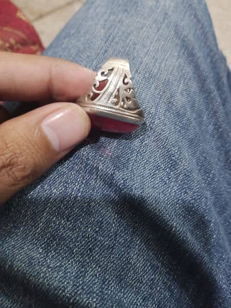 Yakoot stone with chandi ring 3