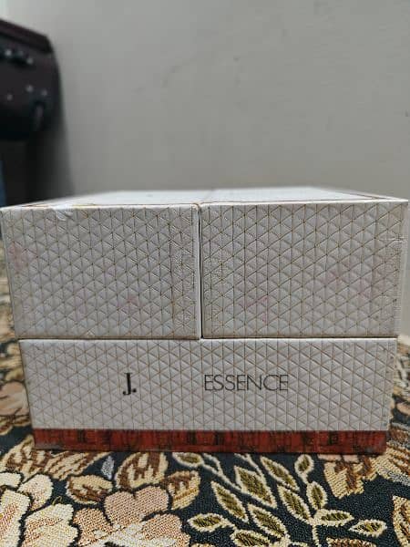 J. Essence Gift Set for her 4