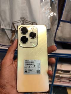 Infinix HOT 40 Pro