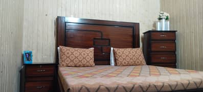 king-size bed new condition