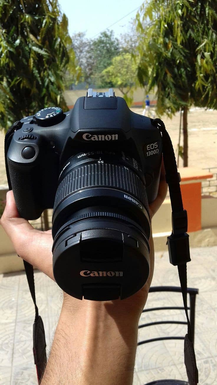 Canon 1300D urgent sale with accessories 1