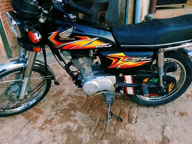 Honda CG125 2021 All Punjab Number Lush Condition 4